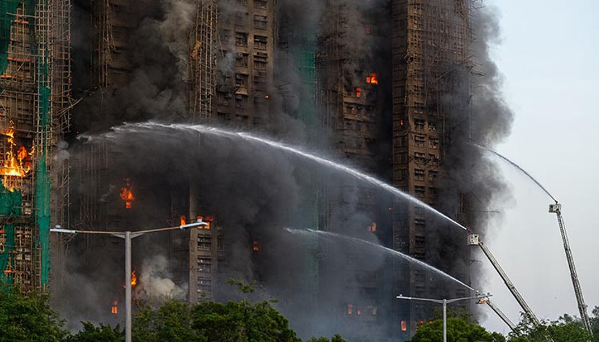Hong Kongda dehşet anları: Ölüler ve mahsur kalanlar var Hong Kongda dehşet anları: Ölüler ve mahsur kalanlar var