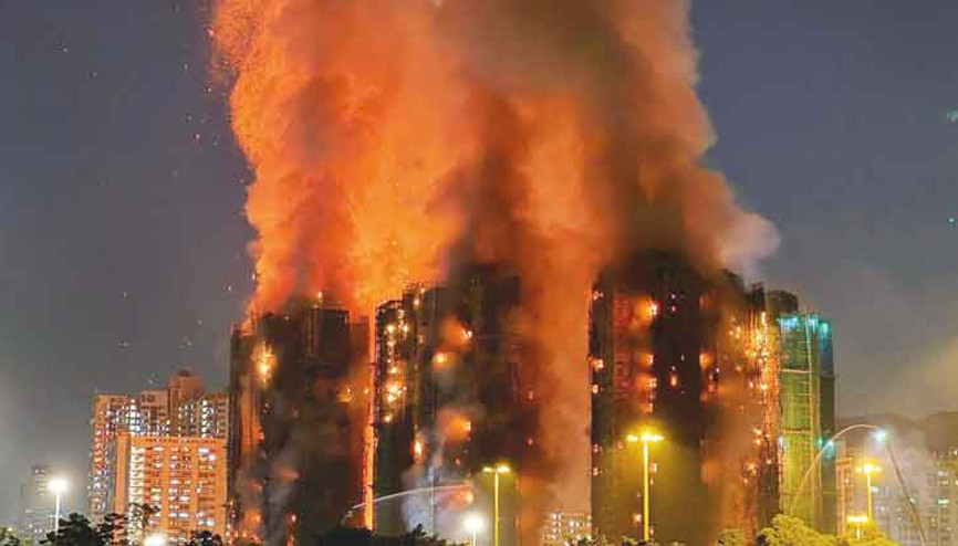 Bambu iskele faciası: En az 44 kişi öldü