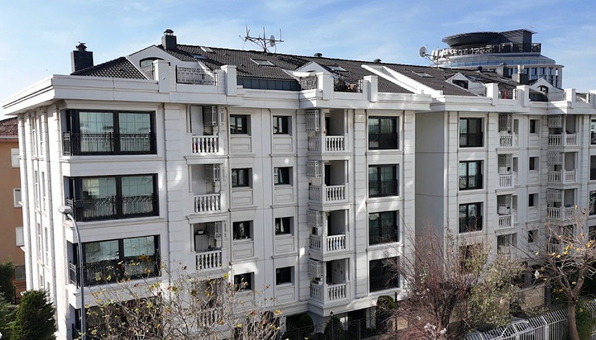 Kadıköydeki lüks dairede kiracı krizi 85 bin liralık eve ödediği para ev sahibini çileden çıkardı... Tente oyunuyla satışı engelliyor iddiası