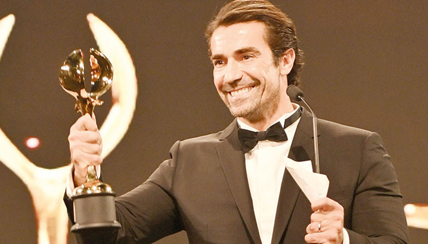 İbrahim Çelikkol Dubai’de ödül aldı