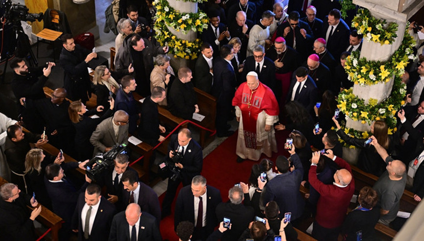 Dünya bu ziyareti takip ediyor: Papa 14. Leo, İznikteki ayine katıldı