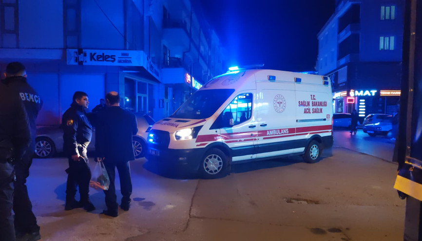 Aksaray’da satırlı kavga; 1 ağır yaralı Aksaray’da satırlı kavga; 1 ağır yaralı