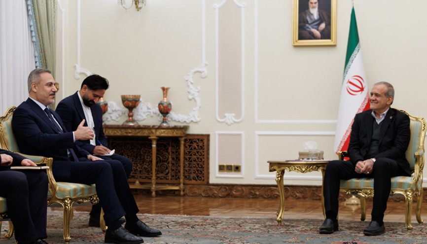 Dışişleri Bakanı Fidan, İran Cumhurbaşkanı Pezeşkiyan tarafından kabul edildi