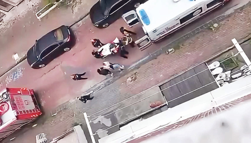 Eşini darp edip eve kilitledi