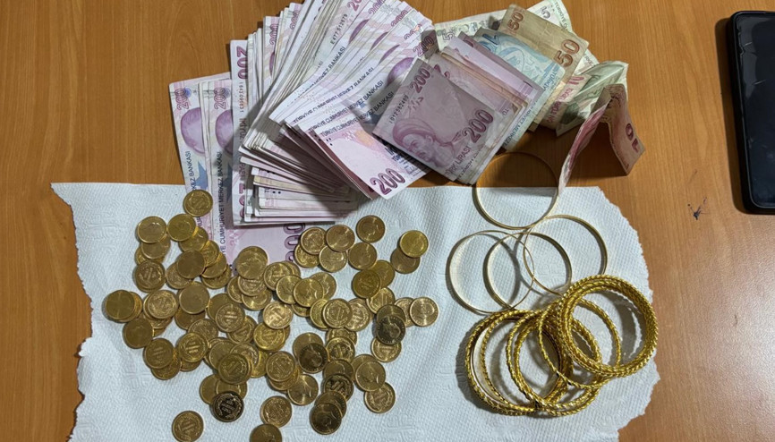 Telefonla 5.5 milyon TL dolandıran şüpheli, Aksarayda yakalandı Telefonla 5.5 milyon TL dolandıran şüpheli, Aksarayda yakalandı