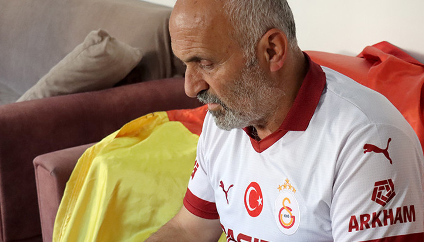 Galatasaray taraftarı adamın ilginç evi Sokaktan geçenler fotoğrafını çekiyor