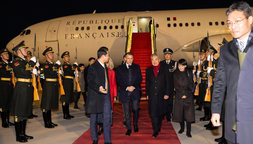 Fransa lideri Macronun Çin ziyareti başladı