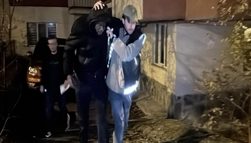 Evinde uyuşturucu satarken yakalanan yabancı uyruklu tutuklandı