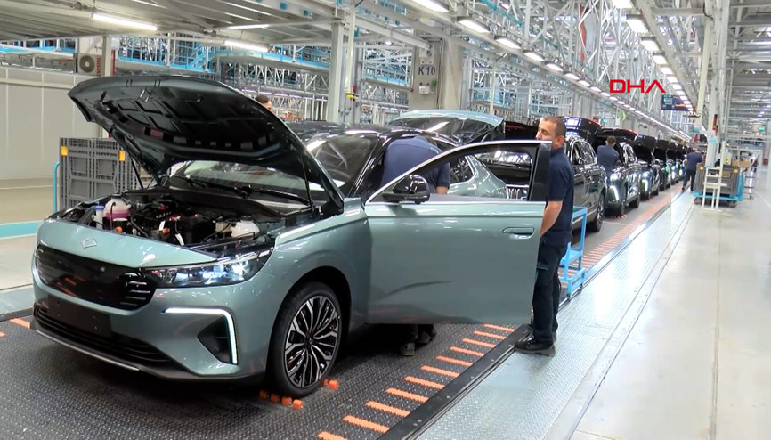 Togg’un yeni modeli T10F üretim hattında görüntülendi Togg’un yeni modeli T10F üretim hattında görüntülendi