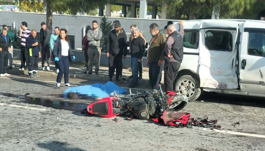Hafif ticari araçla motosiklet çarpıştı: 1 ölü, 1 ağır yaralı
