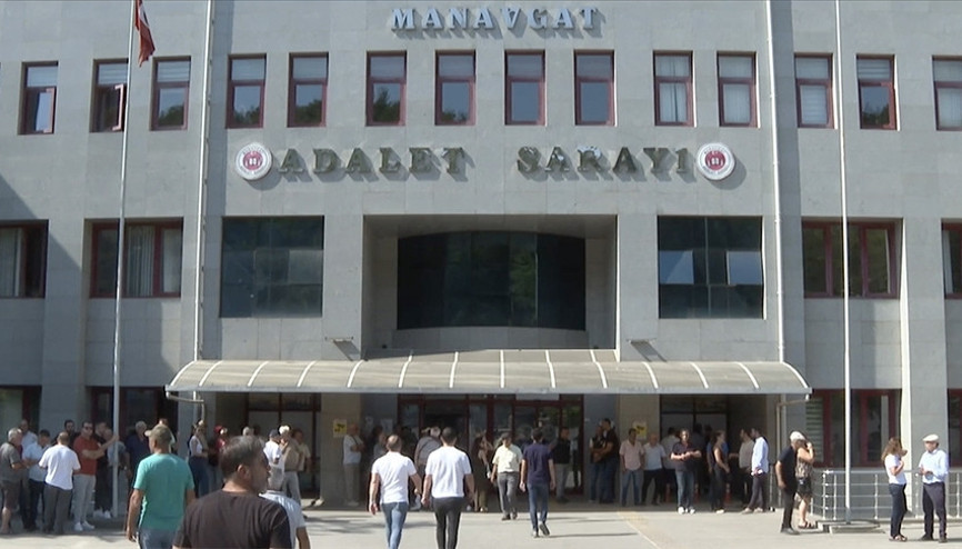 Manavgat Belediyesine yönelik rüşvet davası sanıklarının yargılanması sürüyor