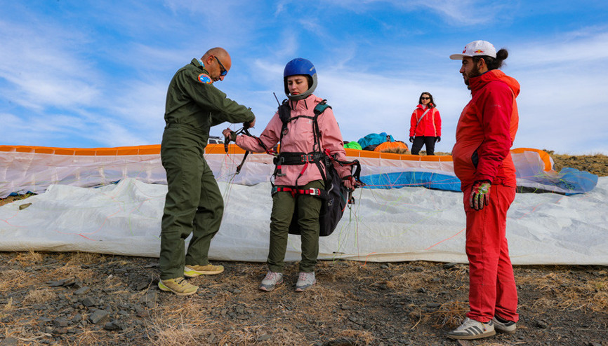 Hakkarili pilot, öğrencilerini gökyüzüyle buluşturuyor