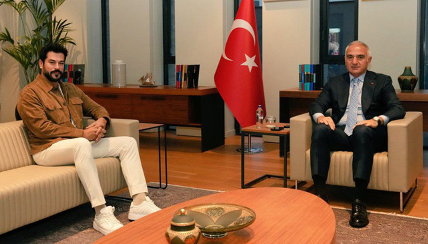 Ünlü oyuncu Burak Özçivit’ten Bakan Ersoya ziyaret