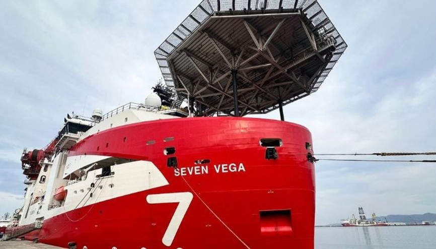 Seven Vega gemisi start verdi... Doğalgaz işleme tesisi kurulu Filyos Limanı’na vardı