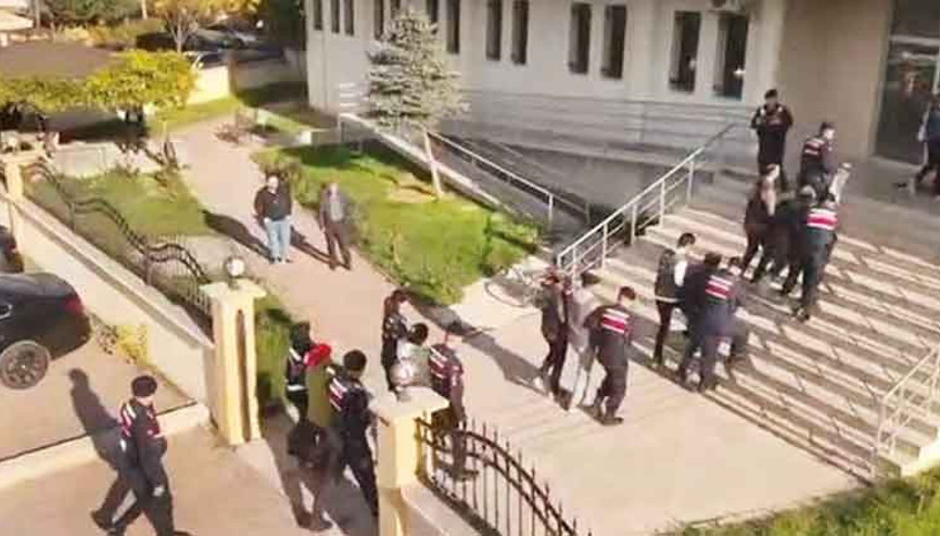 Katalogdan ‘yabancı gelin’ tuzağı: Takıları da alıp kaçtılar Katalogdan ‘yabancı gelin’ tuzağı: Takıları da alıp kaçtılar