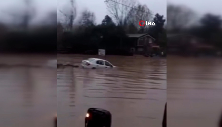 Sarıyer Kilyos yolu yağış nedeniyle göle döndü