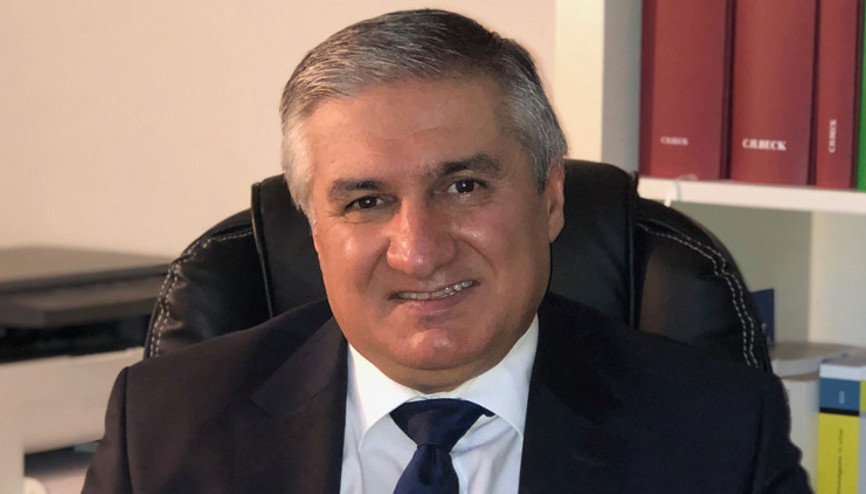 Akpınar: Demokrasi kritik bir eşikte