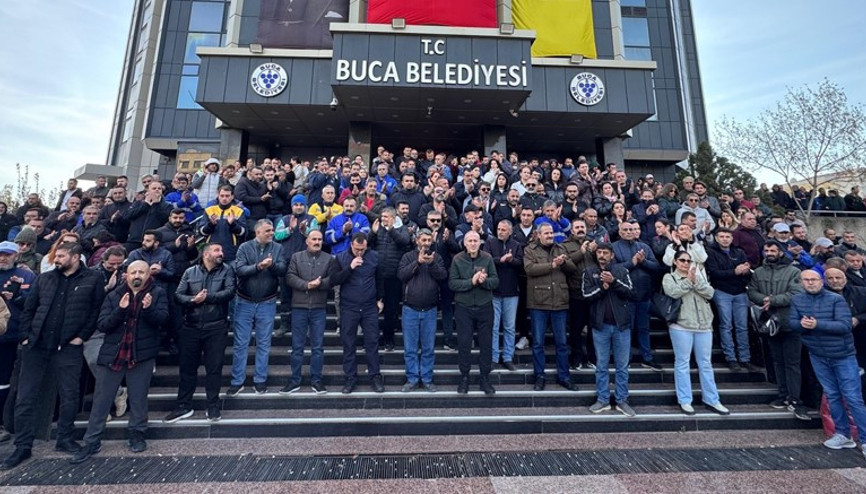 Buca Belediyesi işçileri ödenmeyen maaşlar nedeniyle iş bıraktı