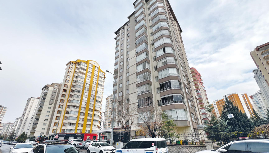 Boşanma öfkesi masum bir kadını yaktı... Melek Gül bu binada oturuyordu