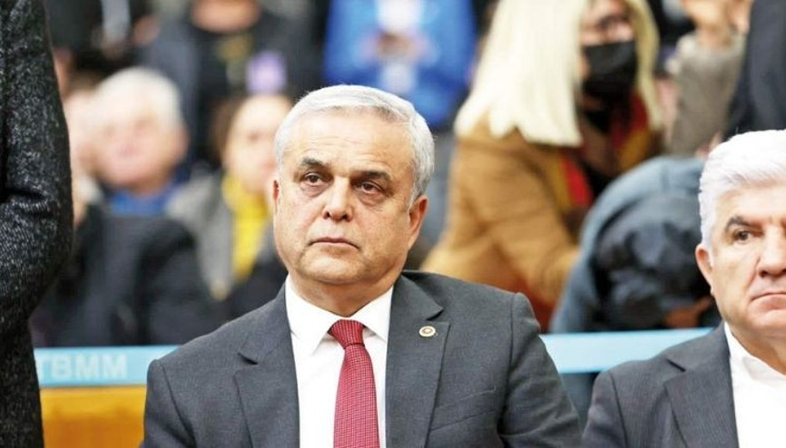 İhracı istendi, istifa etti