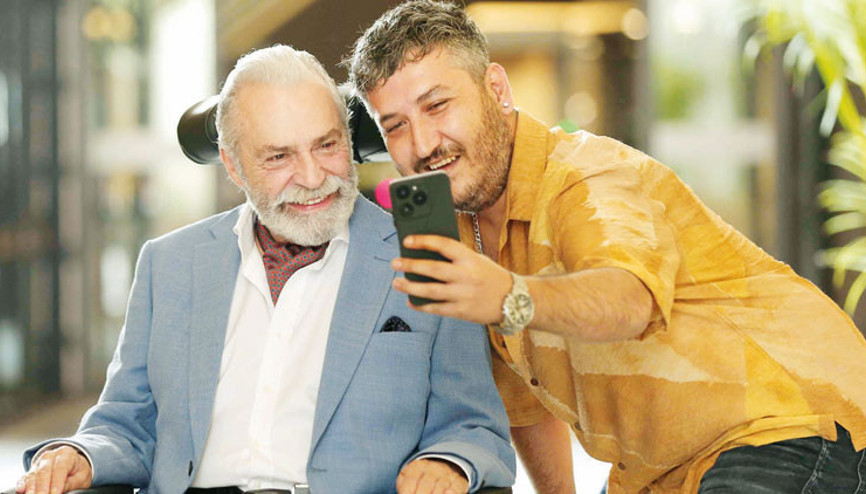 Örgü örerek Yan Yana’yı izlediler