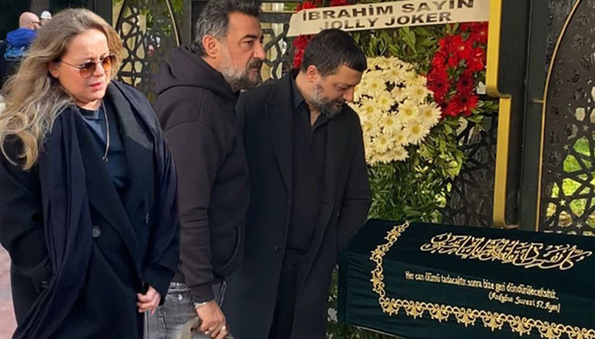 7.5 aylık hamile eşi yalnız bırakmadı Mehmet Erdemin baba acısı...