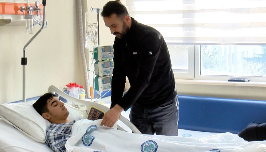 Mantardan zehirlenip entübe edilen Batuhan, babasının karaciğeriyle hayata tutundu