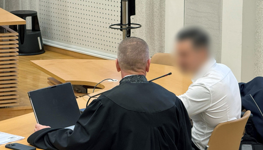 Almanyada ırkçılık yapan polise 9 ay tecilli hapis cezası
