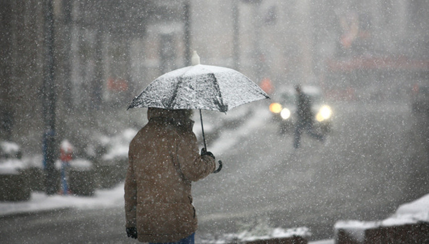 Meteorolojiden hava durumu uyarısı: Kar ve sağanak yağış etkili olacak Ankara için saat verildi