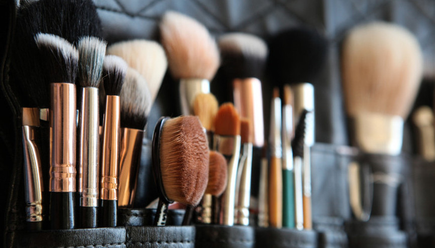 Makyaj fırçası deyip geçmeyin, sizi felç edebilir