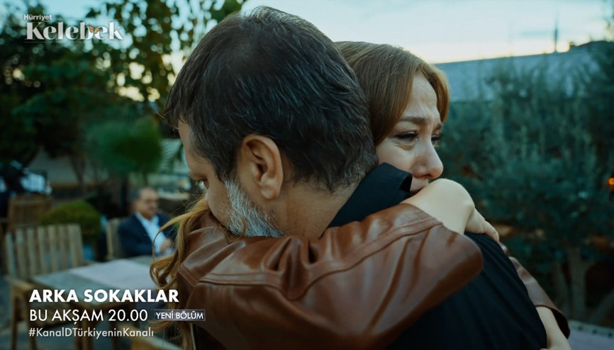 Ali ve Pınar buluştu, gözyaşları sel oldu Ali ve Pınar buluştu, gözyaşları sel oldu