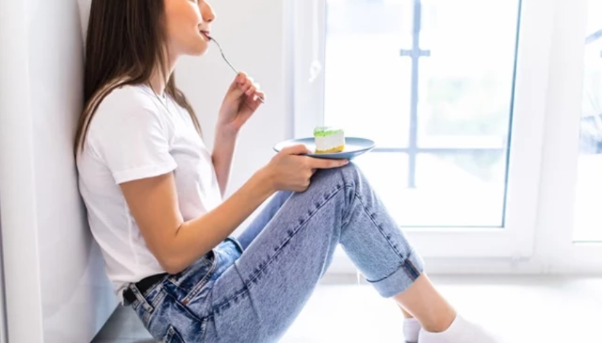 Bacağını karnına doğru çek, iştahın kapansın