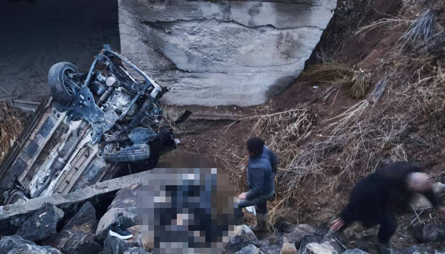 Sivasta otomobil menfeze devrildi; 1 ölü, 2 yaralı