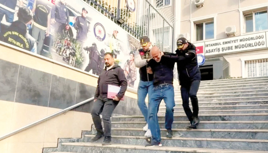 Cerrahi maskeyle 14 yıl kaçmış