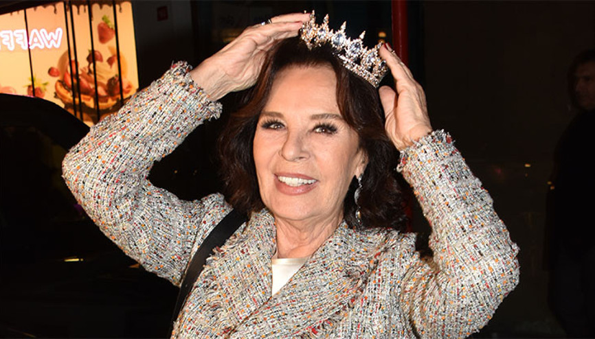 Ailece doğum günü kutlaması... Kraliçe 29 yaşında