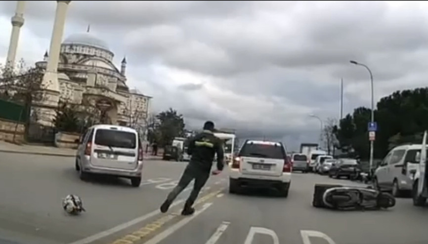 İstanbul - Ümraniyede trafikteki yol verme kavgası kamerada