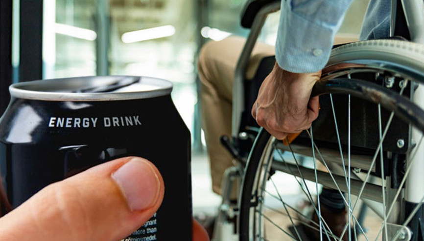 Çok sağlıklı ve formdaydı ama enerji içecekleri yüzünden felç geçirdi Sekiz yıl sonra bile tamamen iyileşemedi