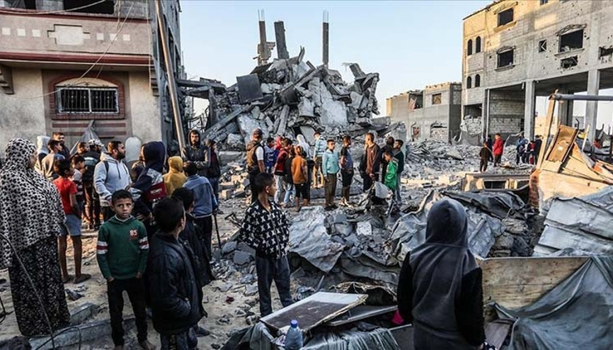 Gazzede enkaz çalışmaları sürüyor: Bir binadan 45 ceset çıkarıldı