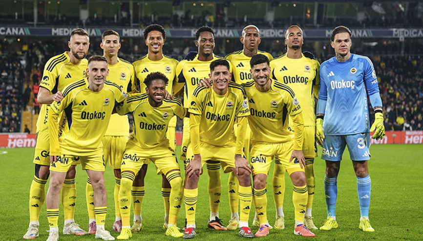 Fenerbahçede sakatlık şoku: En az 2 ay forma giyemeyecek