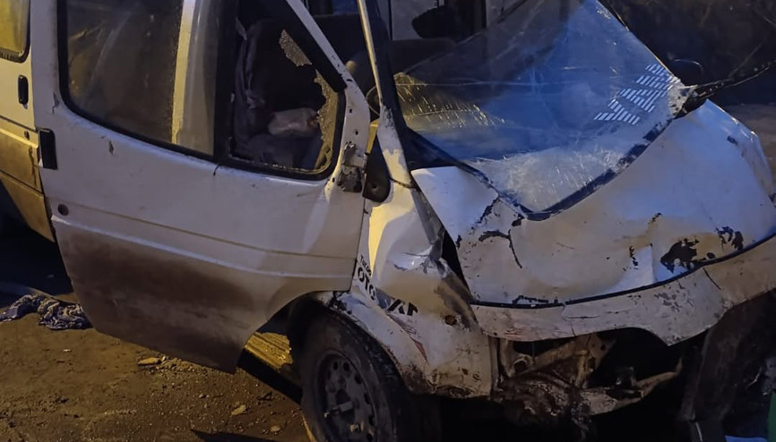 Sinopta işçi servis minibüsü ile otomobil çarpıştı: 1 ölü, 10 yaralı