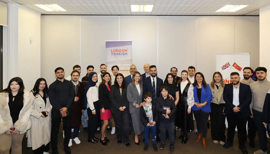 Londra’da yerel siyasete katılım yolları kapsamlı olarak ele alındı