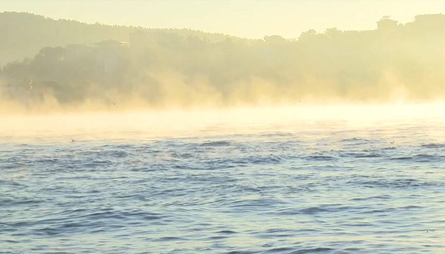 İstanbul Boğazında alışılmadık manzara: O anlar böyle kaydedildi