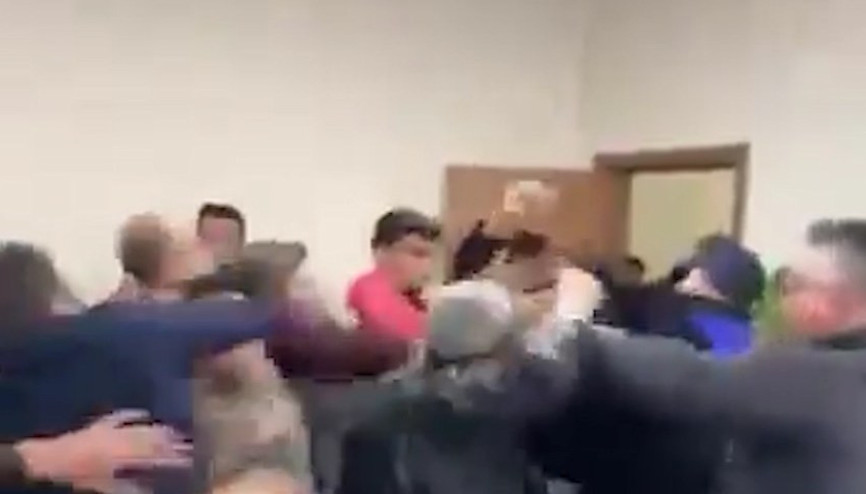 Ceylapınar Belediyesi’nde tekmeli- yumruklu kavga: 6 yaralı