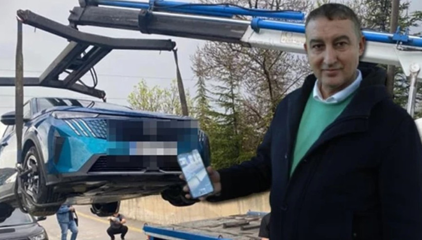 Elektrikli otomobilin yakınına yıldırım düştü, milyonluk araç hurda oldu