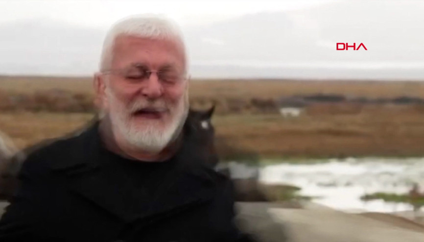 Sanatçı Onur Akına, klip çekimi sırasında at çarptı