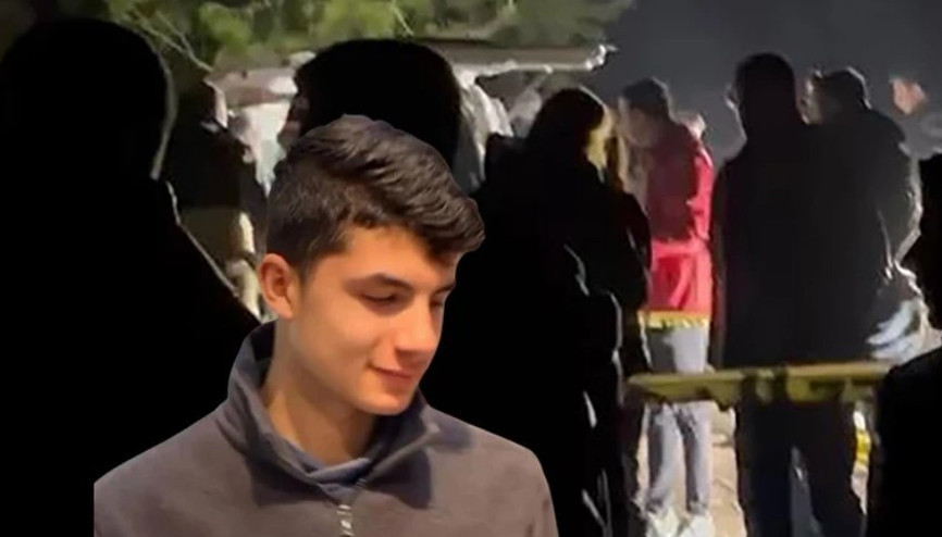 Mezarlıkta park halindeki otomobilde iki gencin cansız bedeni bulundu Mezarlıkta park halindeki otomobilde iki gencin cansız bedeni bulundu