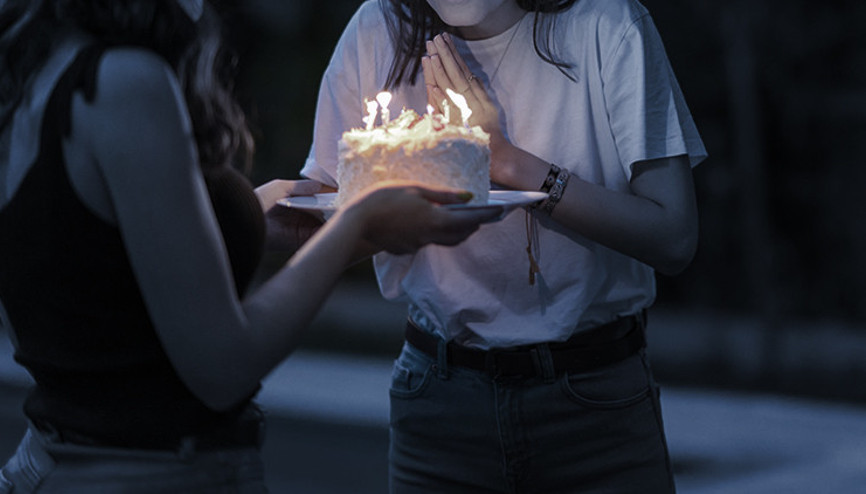 Arkadaşları pastaneyi özellikle uyarmış: Doğum günü pastası üniversiteli genç kızın sonu oldu