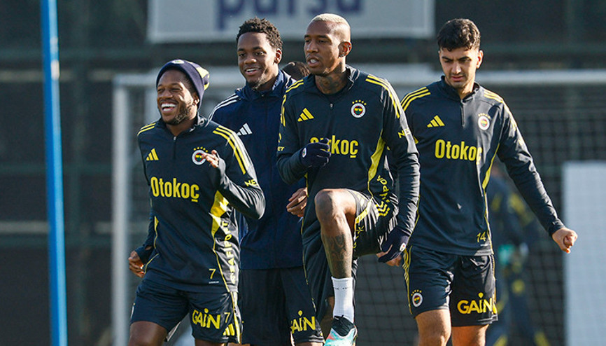 Fenerbahçe, Beşiktaş derbisi için kampa girdi