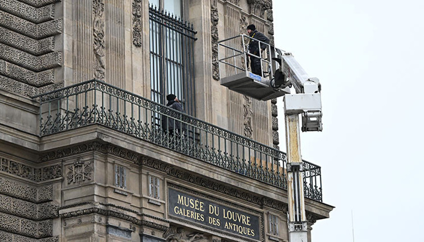 Fransayı şoke etmişti: Louvre Müzesine demir parmaklık yerleştirildi