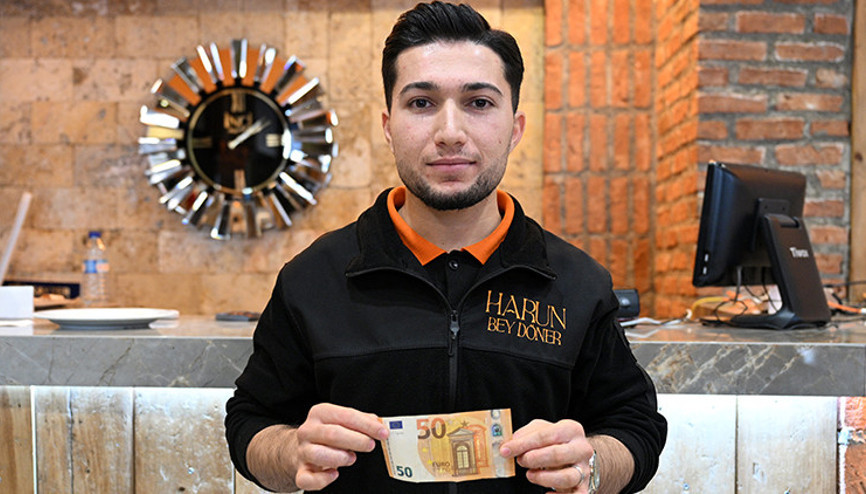 Yabancı turist, bahşiş olarak verdiği 50 avroyu ertesi gün geri istedi